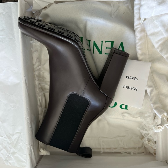 Bottega Veneta Shoes - Bottega Veneta 90mm Chelsea Block-Heel Booties